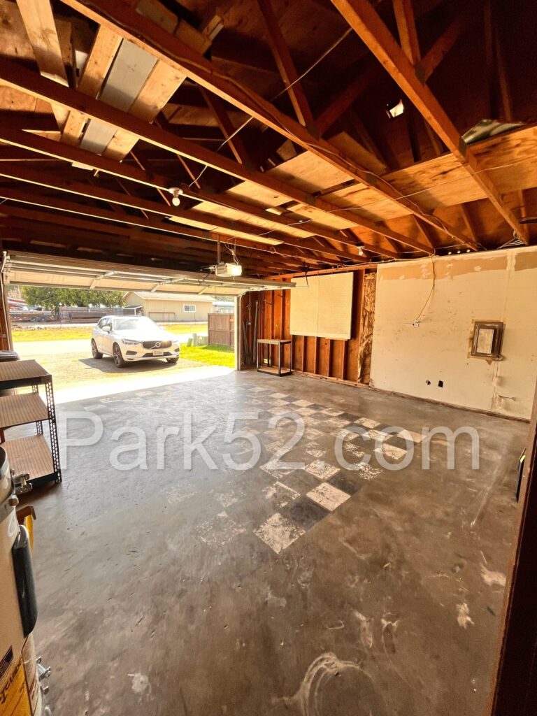 15 Garage 2023