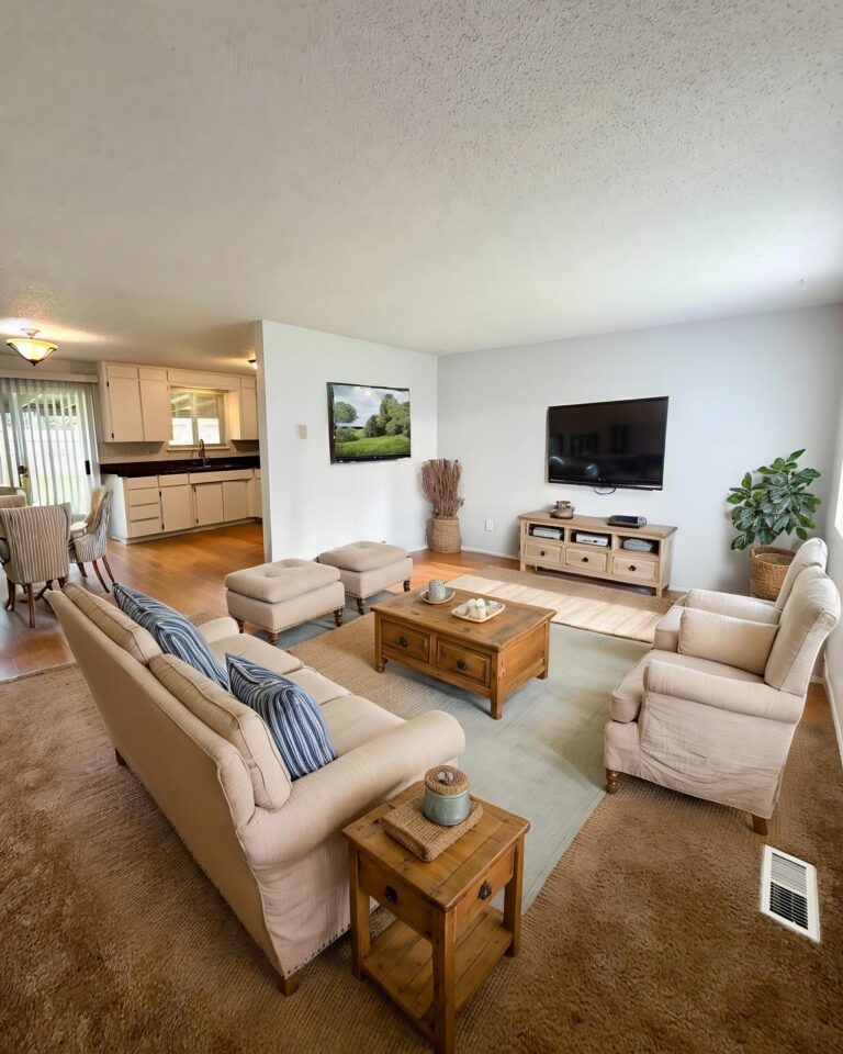 2 - Living Room