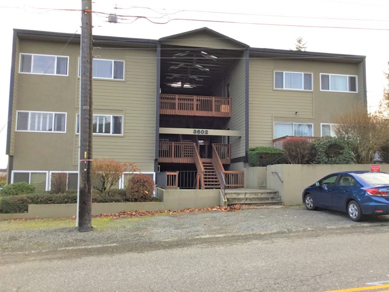 1-3602 S 15th St #4, Tacoma, WA 98405