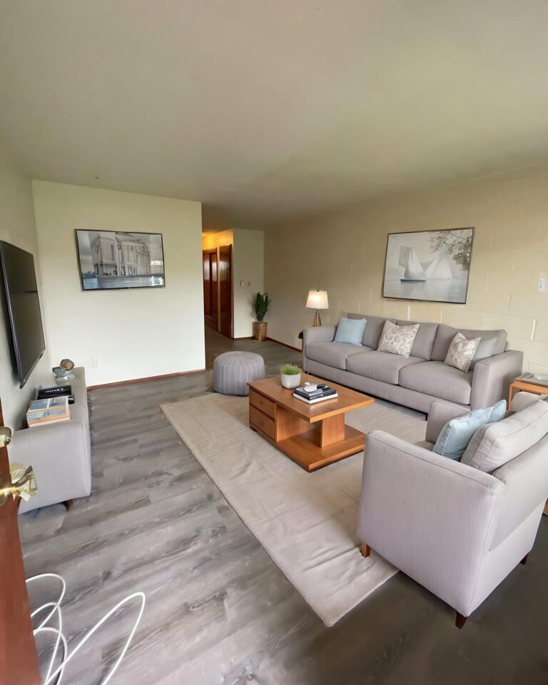 2 - Living Room